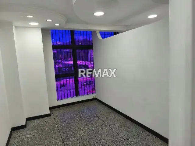 Alquiler de Oficina en Av Bolivar, Urb Majay, 30m² - 9