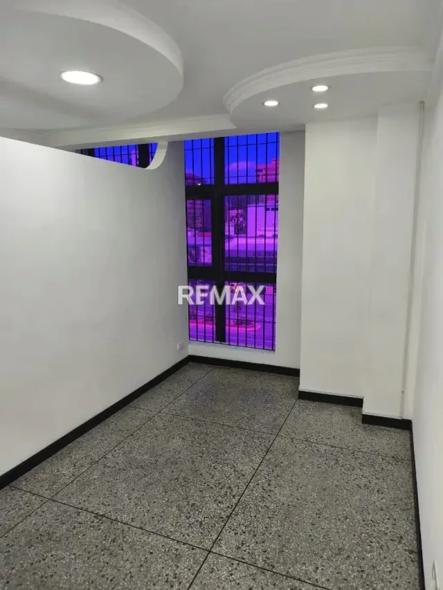 Alquiler de Oficina en Av Bolivar, Urb Majay, 30m² - 10