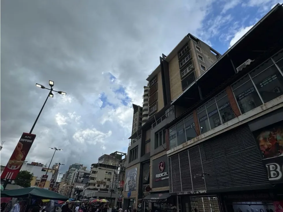 En Venta Local Comercial en Boulevard de Sabana Grande. Caracas - 2