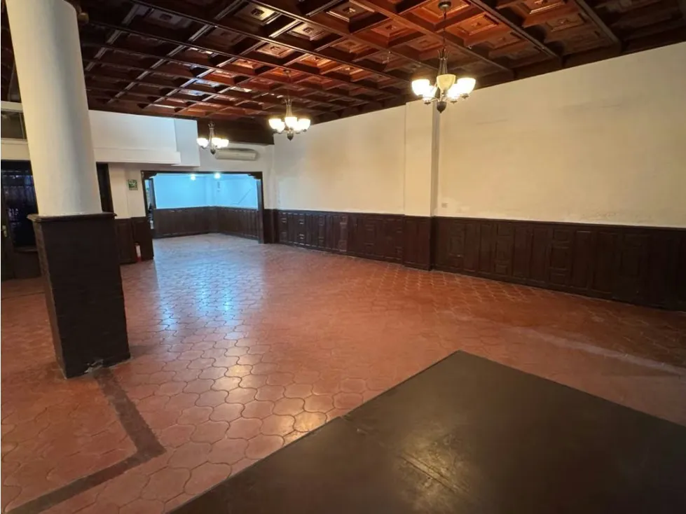 En Venta Local Comercial en Boulevard de Sabana Grande. Caracas - 11