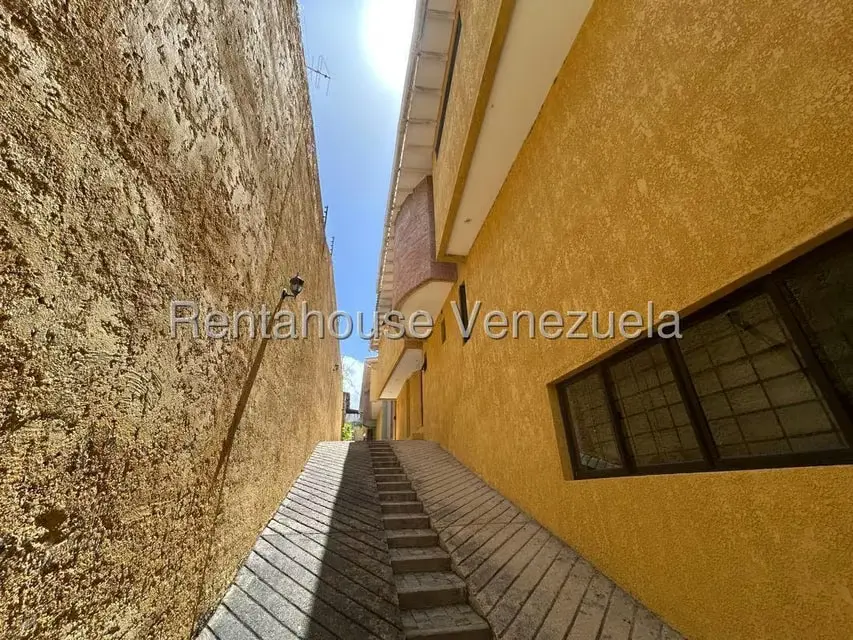 Casa (Multipes Niveles) en Venta en Miranda, Distrito Metropolitano - 2