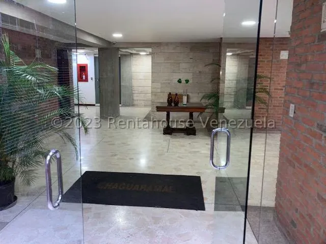 Apartamento (Duplex) en Alquiler en Los Naranjos de Las Mercedes, Distrito Metropolitano - 3