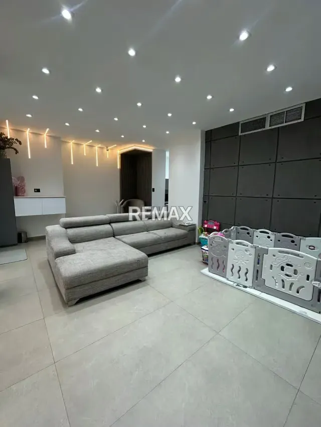 EN VENTA PH Dúplex EN LA URB, EL BOSQUE - 6