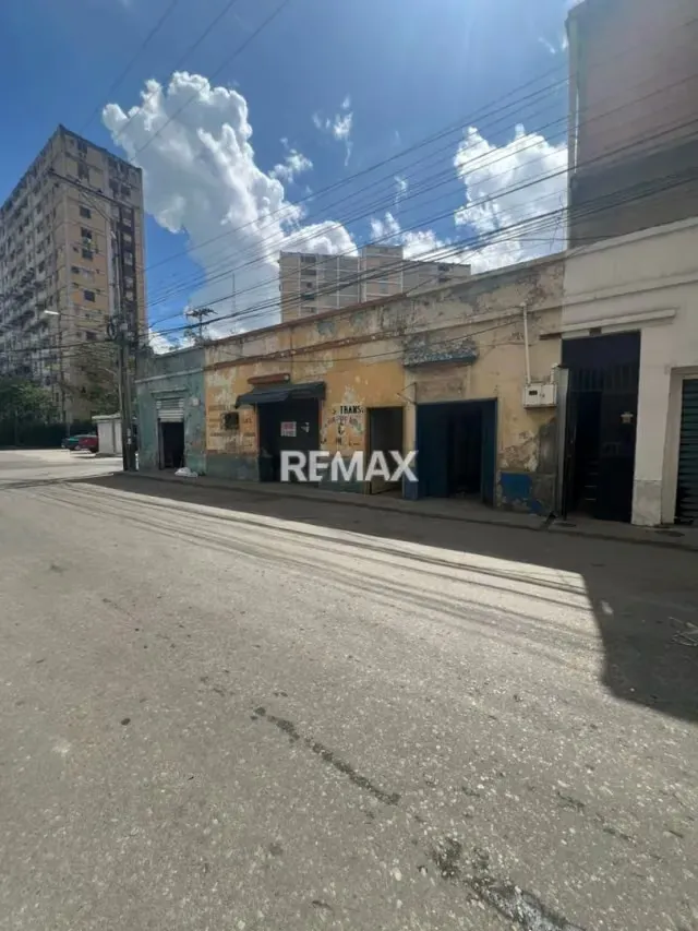 ¡TERRENO COMERCIAL EN VENTA - CENTRO DE MARACAY! - 2