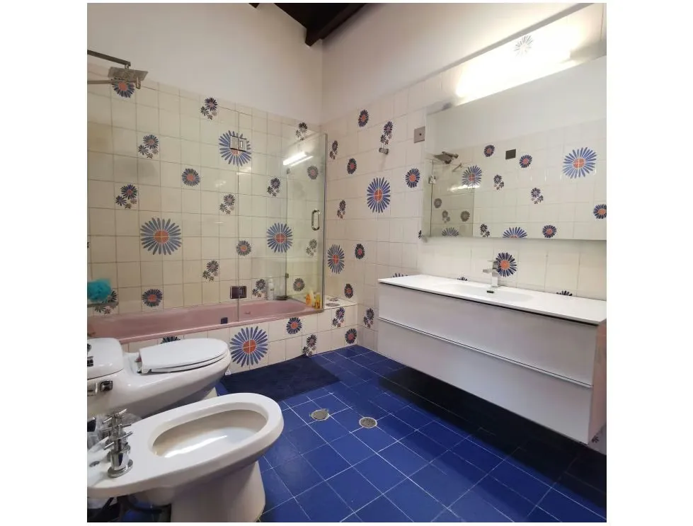 Vendo Casona LA LAGUNITA $850.000 calle cerrada. Actualizar - 15