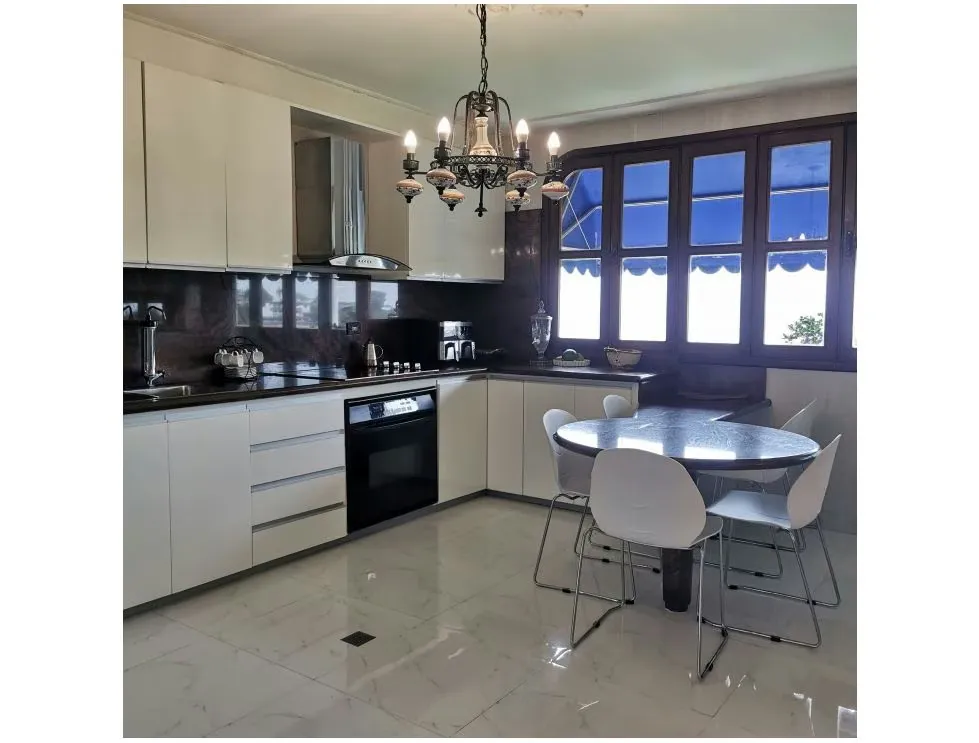 Vendo Casona LA LAGUNITA $850.000 calle cerrada. Actualizar - 6