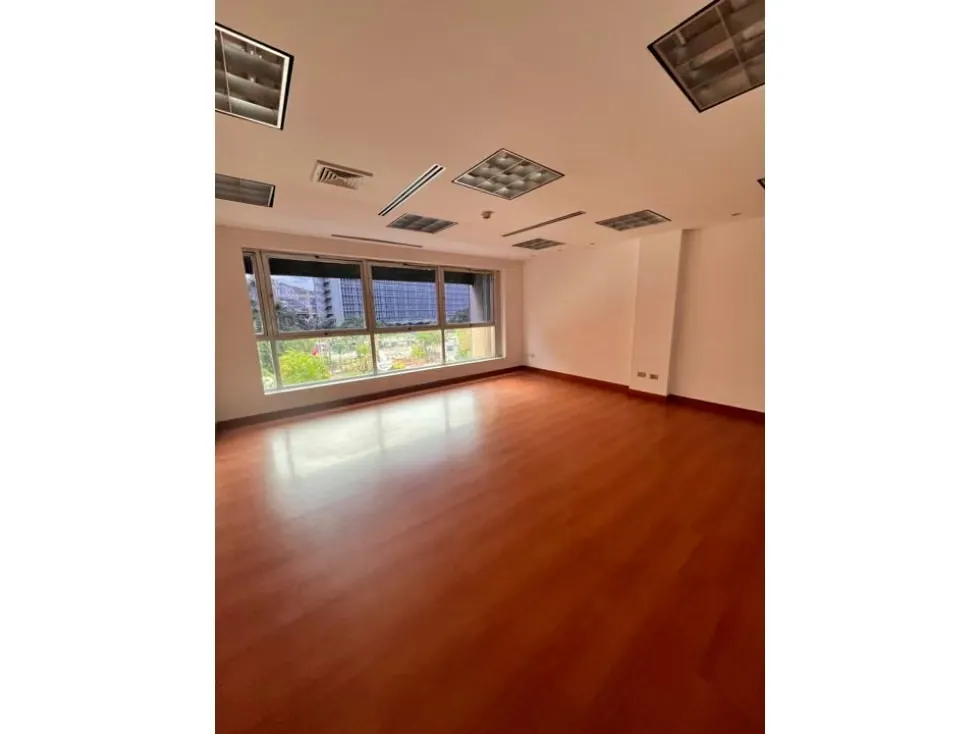 Alquiler/ Oficina / sin muebles/ Chuao/ Torre Corporativa 668mts