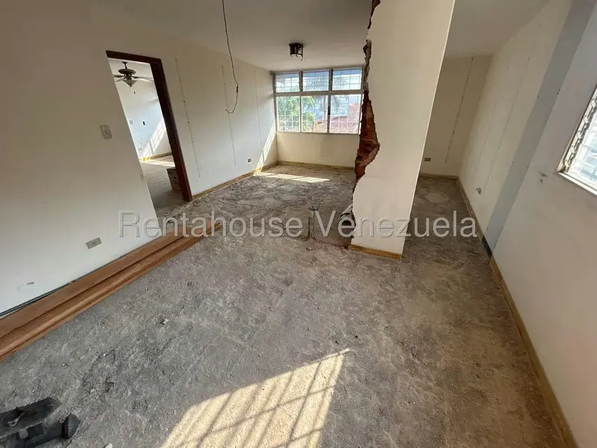 Casa (1 Nivel) en Venta en Prados del Este, Distrito Metropolitano - 14