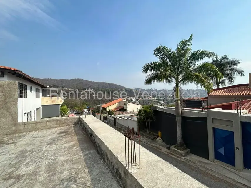 Casa (1 Nivel) en Venta en Prados del Este, Distrito Metropolitano - 3