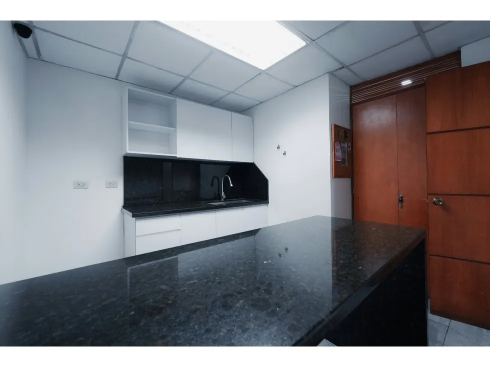 Se vende oficina 181m2 Torre Credicard El Bosque 6505 - 23
