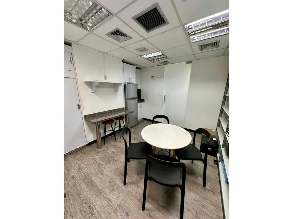 Vendo oficina 116m2 Chacao - 11