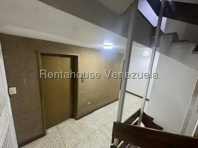 Apartamento (Duplex) en Venta en Santa Monica, Distrito Metropolitano - 14