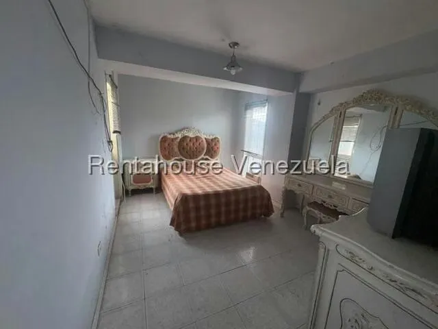 Apartamento (Duplex) en Venta en Santa Monica, Distrito Metropolitano - 10