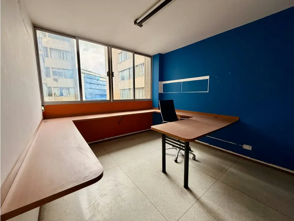 Vendo/alquilo oficina para remodelar 117m2 Torre Roraima 9383 - 5