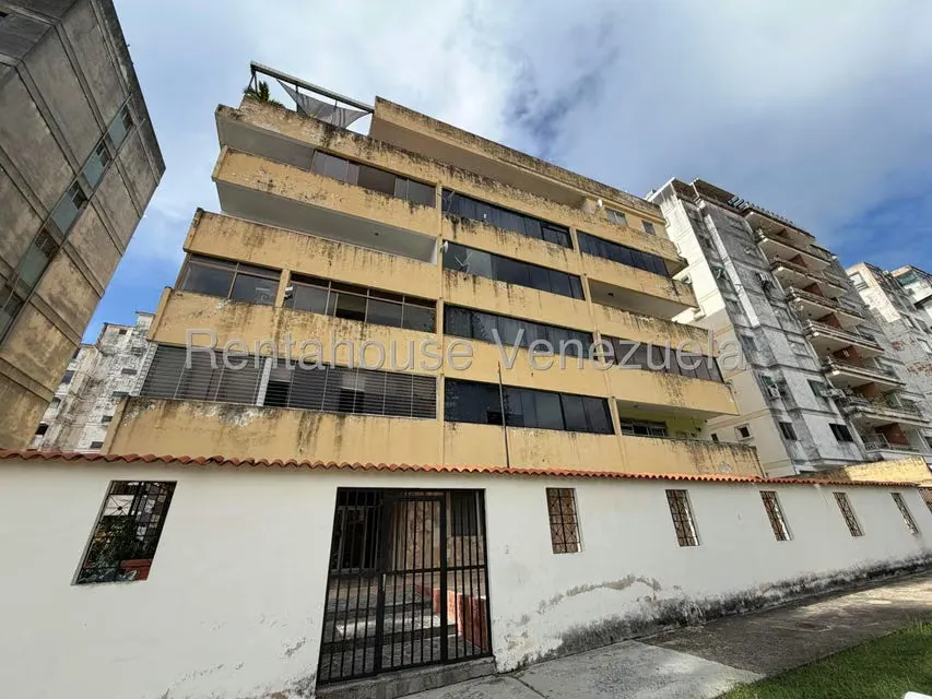Apartamento (Planta Baja) en Venta en Trigal Centro, Carabobo