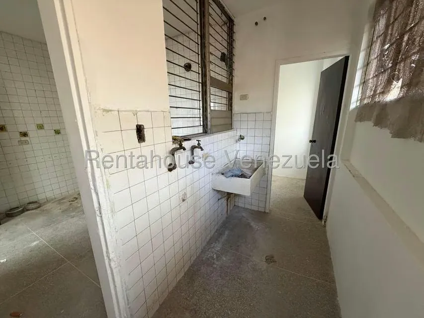 Apartamento (Planta Baja) en Venta en Trigal Centro, Carabobo - 12