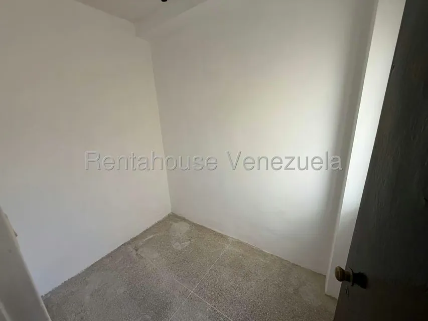 Apartamento (Planta Baja) en Venta en Trigal Centro, Carabobo - 13