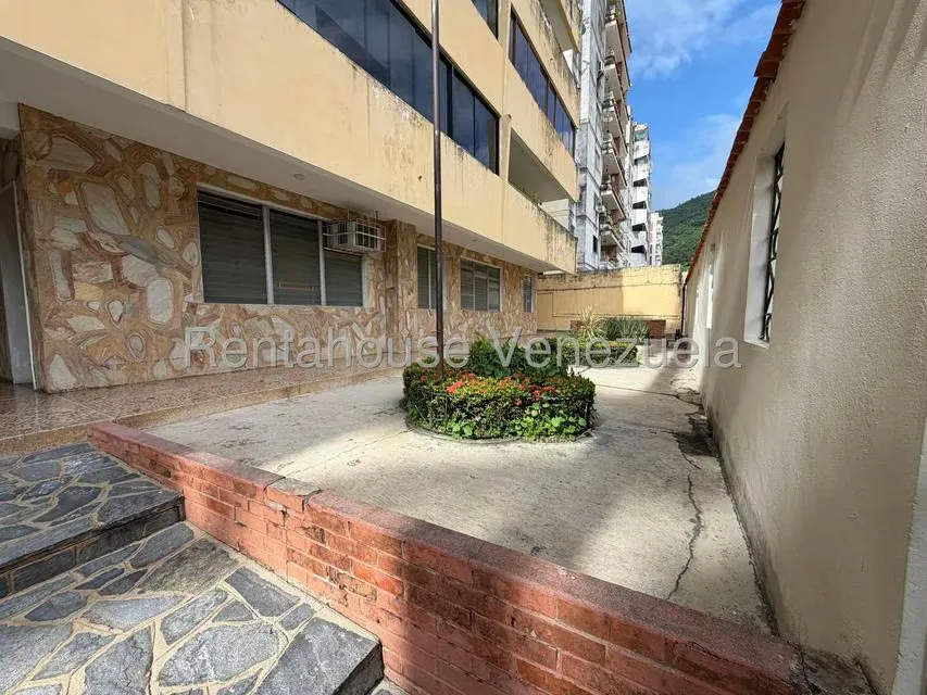 Apartamento (Planta Baja) en Venta en Trigal Centro, Carabobo - 16