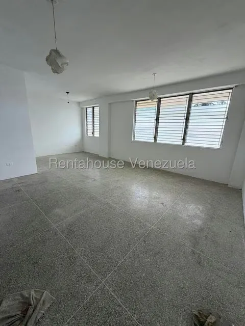 Apartamento (Planta Baja) en Venta en Trigal Centro, Carabobo - 21