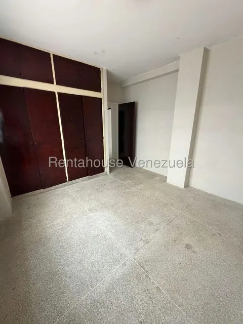 Apartamento (Planta Baja) en Venta en Trigal Centro, Carabobo - 25