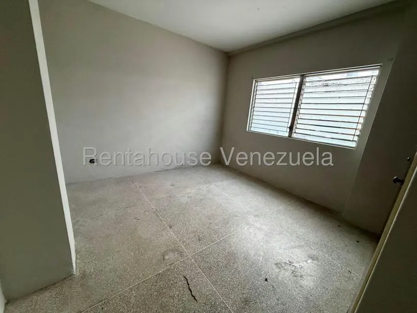 Apartamento (Planta Baja) en Venta en Trigal Centro, Carabobo - 10