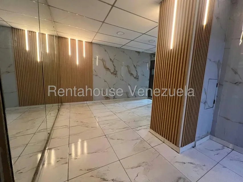 Apartamento (1 Nivel) en Venta en Parroquia La Candelaria, Distrito Metropolitano - 4
