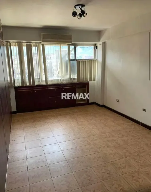 Se Vende Oficina en la Torre E 5ta Avenida - 4