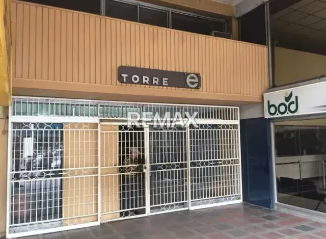 Se Vende Oficina en la Torre E 5ta Avenida - 10