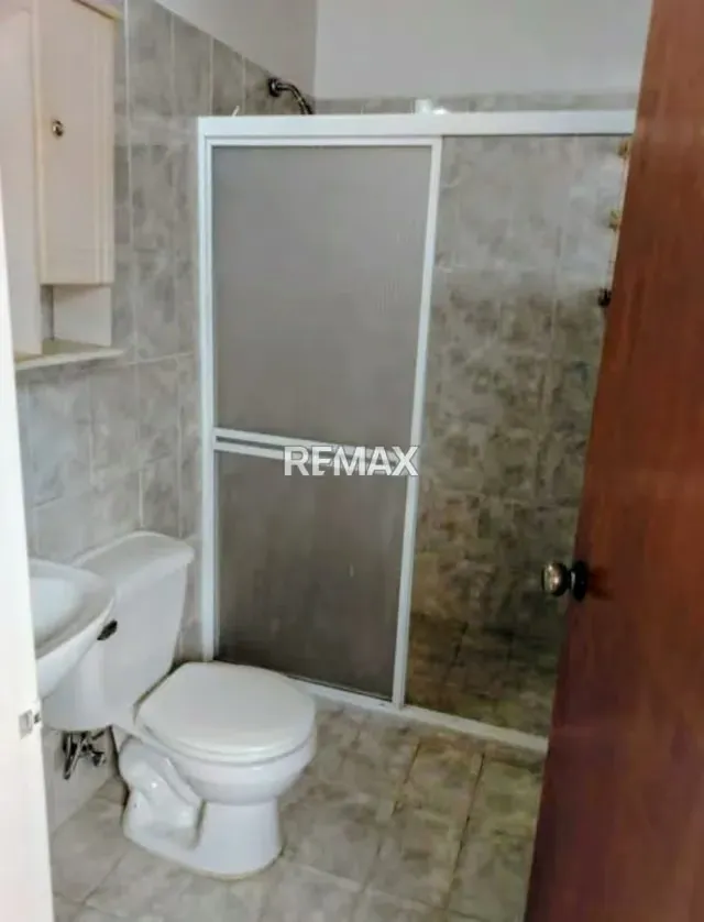 CASA EN VENTA LISTA DE HABITAR EN LA URBANIZACION PUERTAS DEL SUR - 4