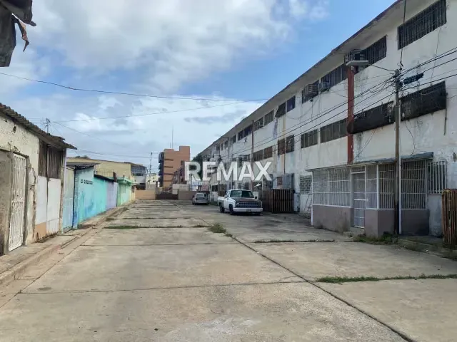 En venta apto en la urbanización Bermudez - 12