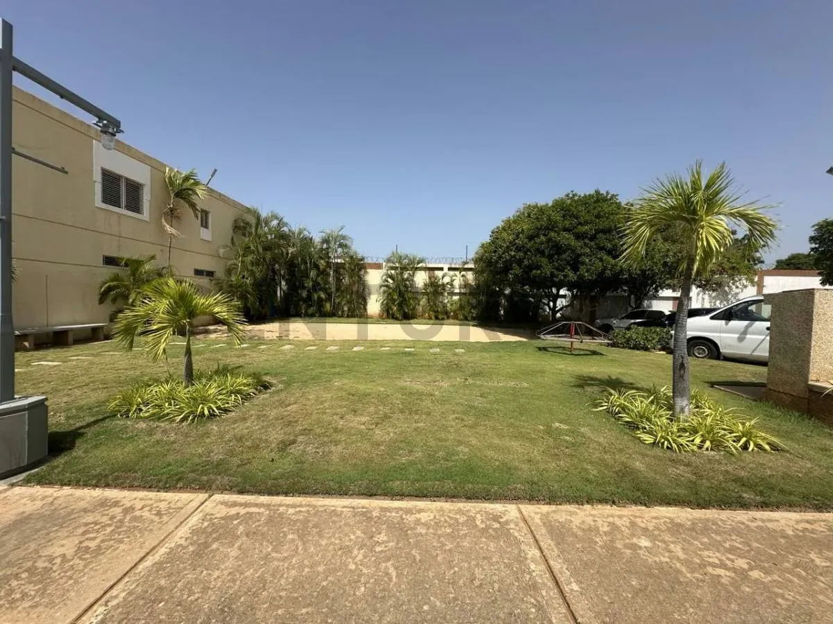 Venta de TH en Residencias Pozo Viejo. Avenida Universidad. Maracaibo - 18