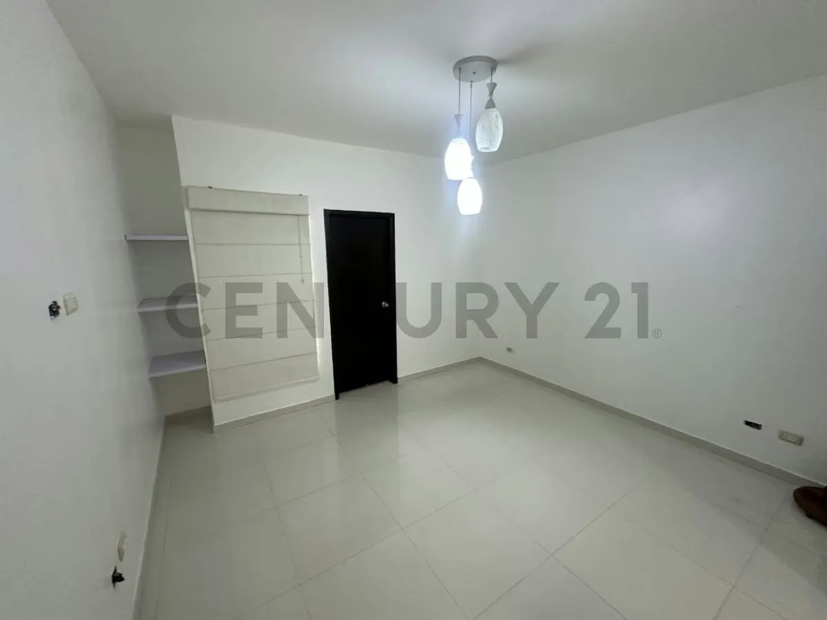 Venta de TH en Residencias Pozo Viejo. Avenida Universidad. Maracaibo - 9