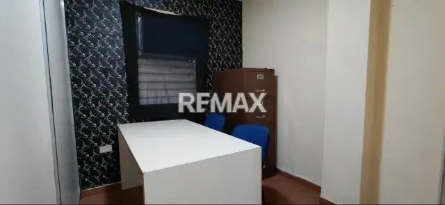 Excelente Oficina en Venta, ubicada en la Avenida Urdaneta - 4