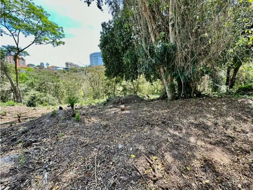 Se vende terreno 2.047m2 Cerro Verde
