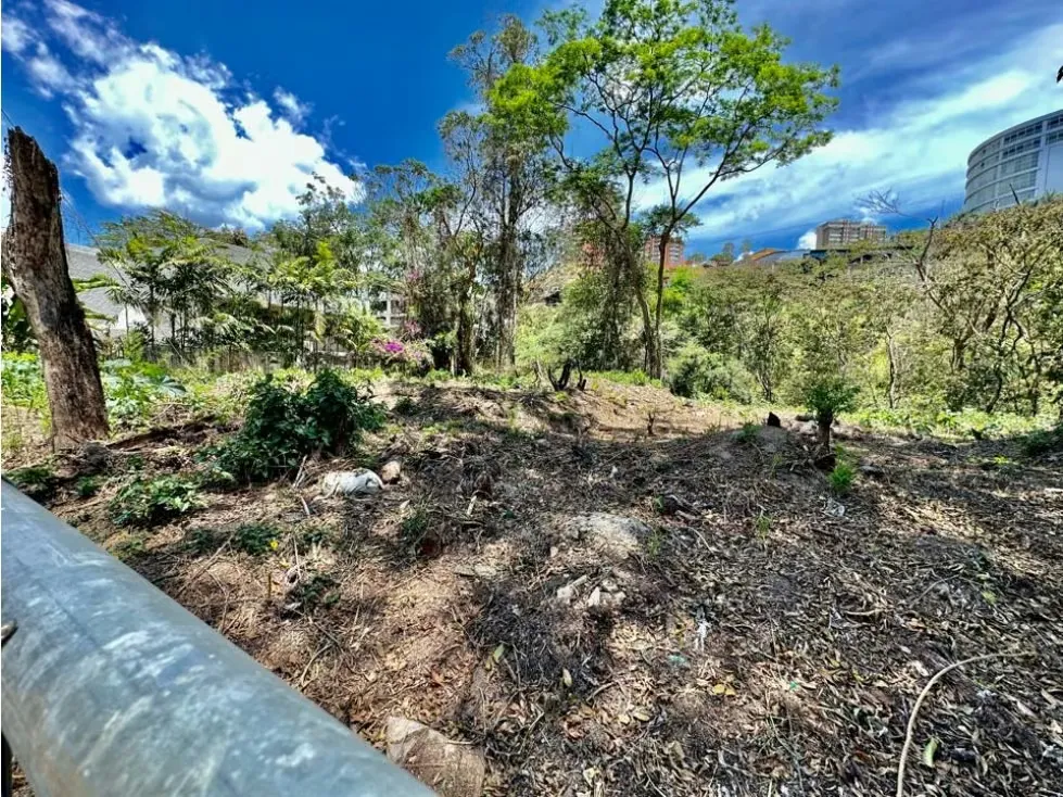 Se vende terreno 2.047m2 Cerro Verde - 3