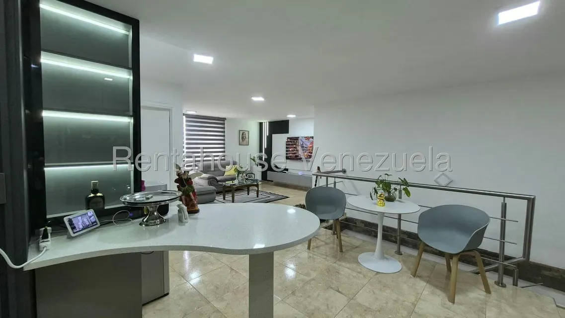 Apartamento (Duplex) en Venta en Los Jarales, Carabobo - 12