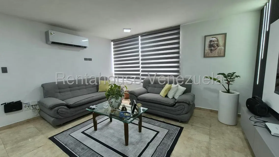 Apartamento (Duplex) en Venta en Los Jarales, Carabobo - 13
