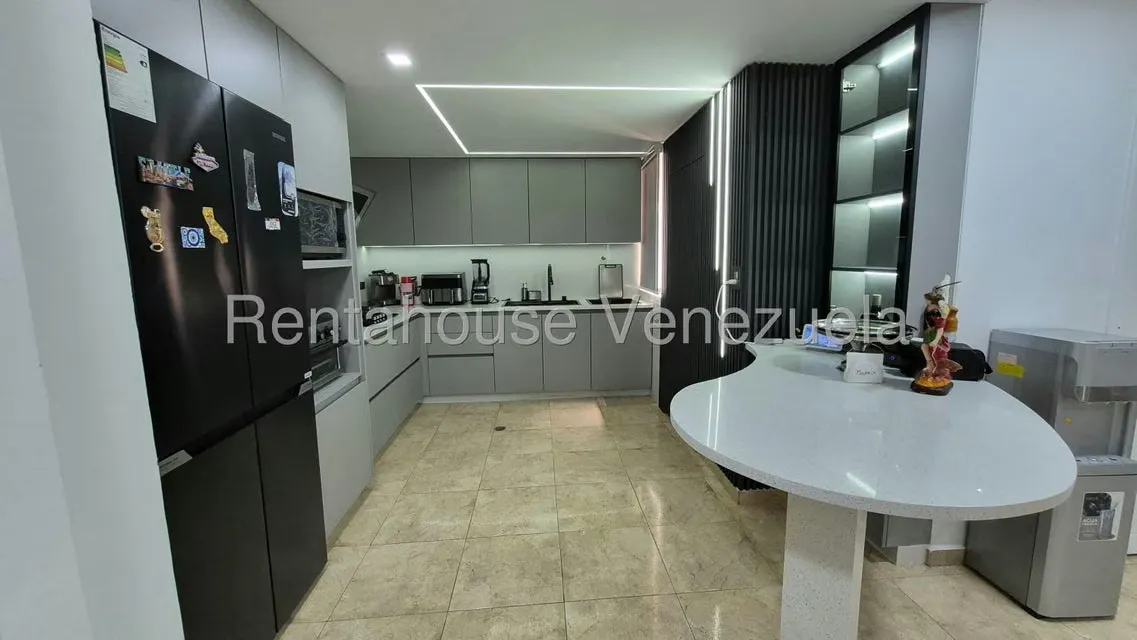Apartamento (Duplex) en Venta en Los Jarales, Carabobo - 3