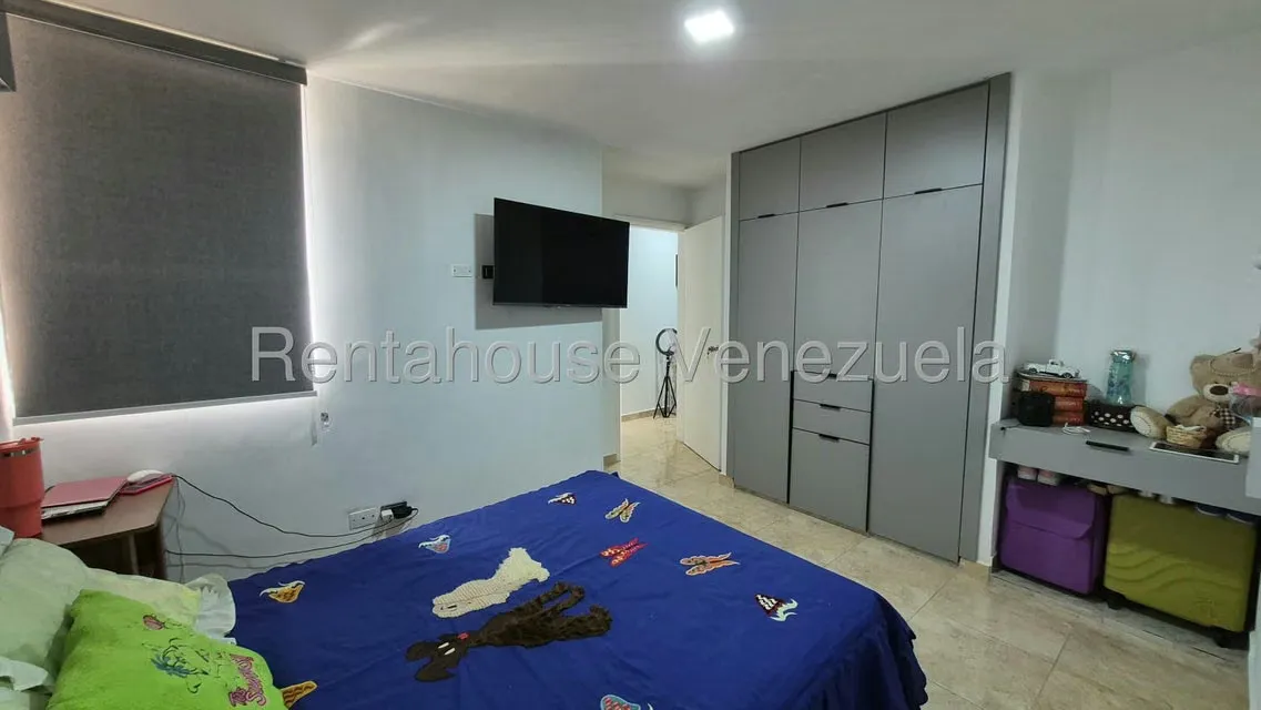 Apartamento (Duplex) en Venta en Los Jarales, Carabobo - 27