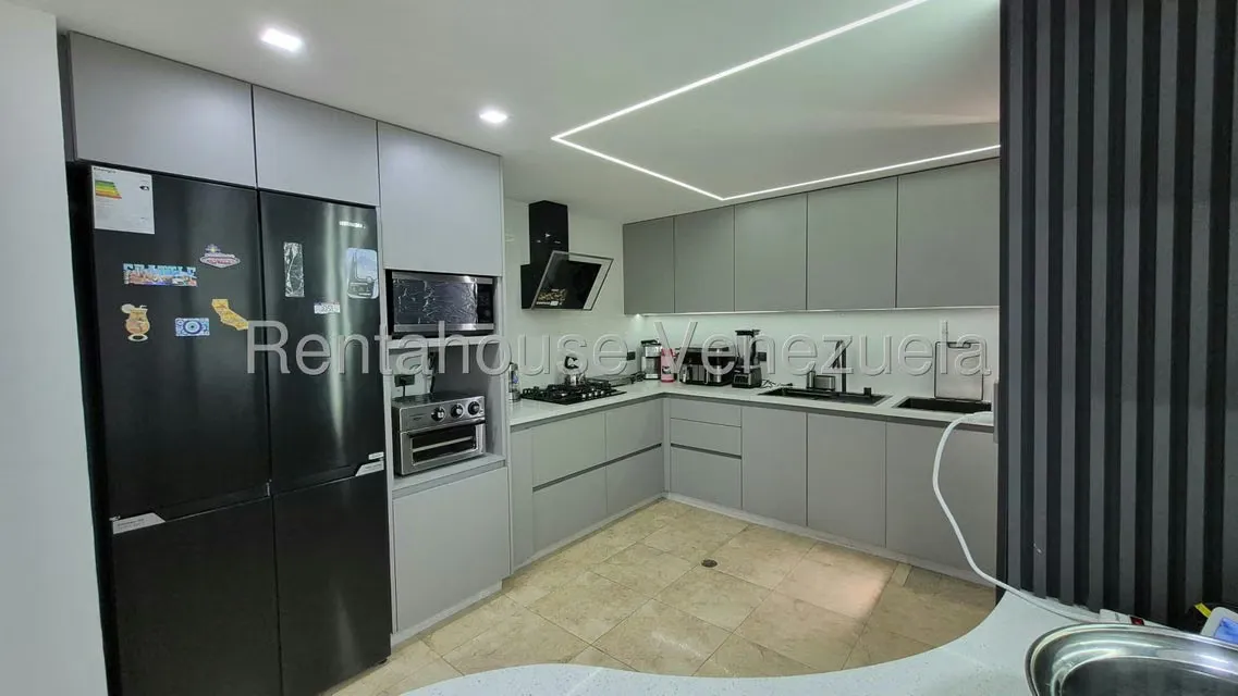 Apartamento (Duplex) en Venta en Los Jarales, Carabobo - 4