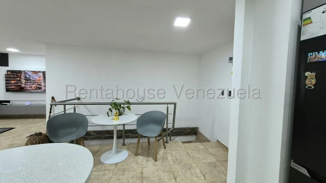 Apartamento (Duplex) en Venta en Los Jarales, Carabobo - 6