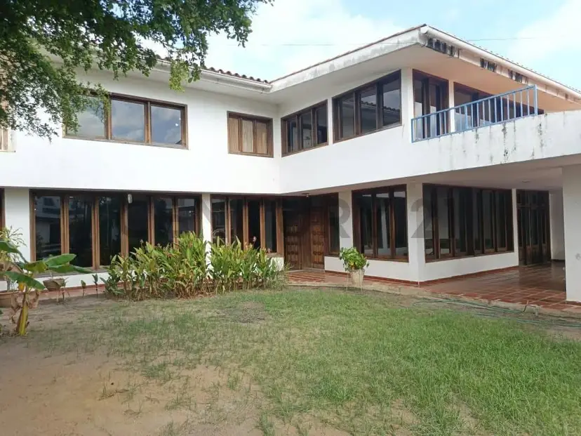 Casa Quinta en la Exclusiva Avenida Táchira de Ciudad Bolívar