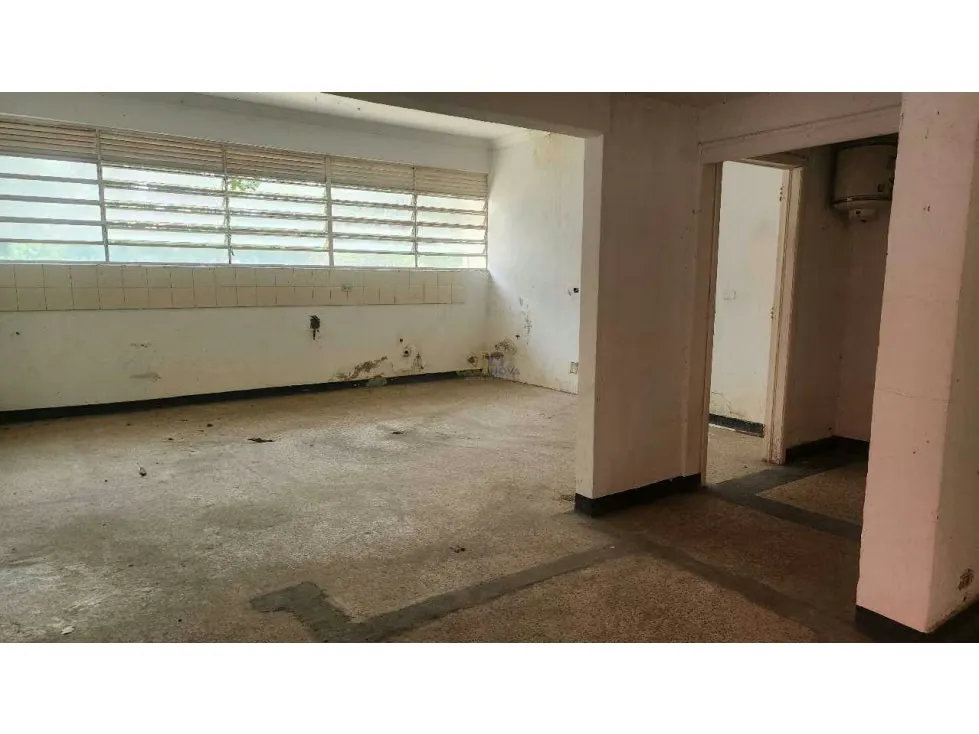 Se vende terreno de 1.116m2 con casa de 800m2 Altamira - 3
