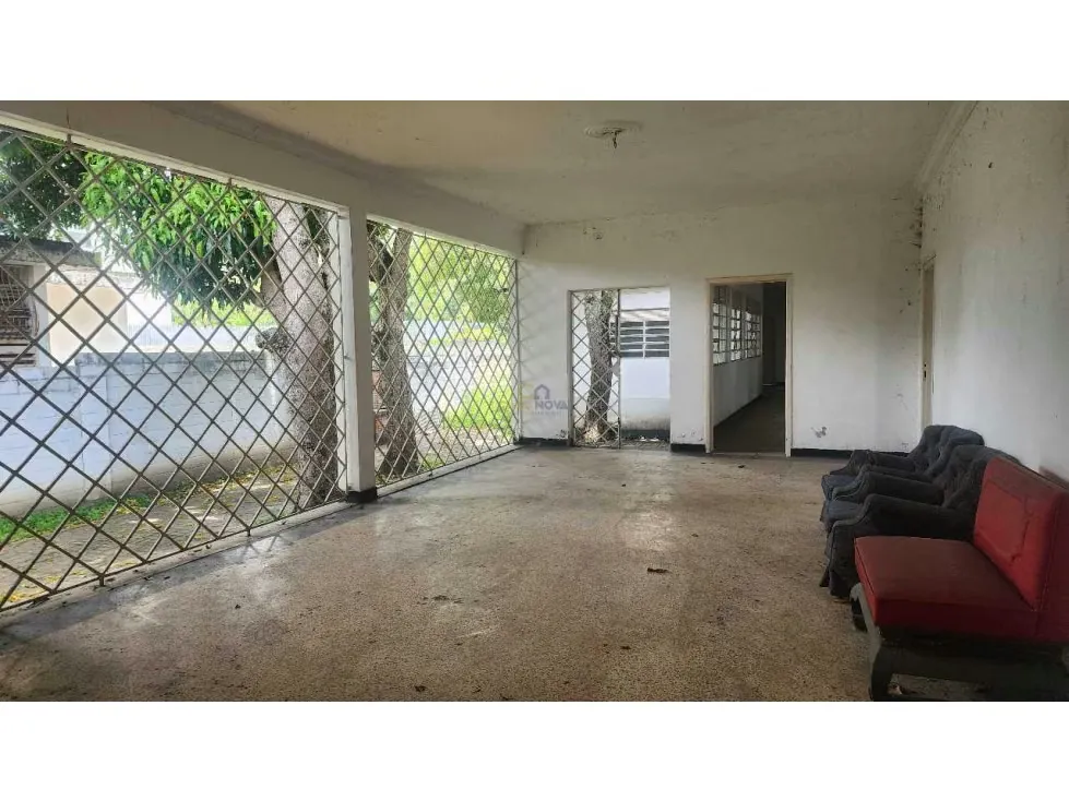 Se vende terreno de 1.116m2 con casa de 800m2 Altamira - 5