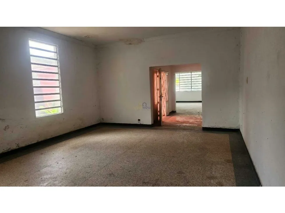 Se vende terreno de 1.116m2 con casa de 800m2 Altamira - 9