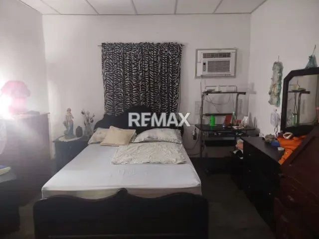 Casa en venta con tres anexos, generando ingresos - 6