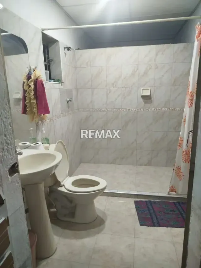Casa en venta con tres anexos, generando ingresos - 7