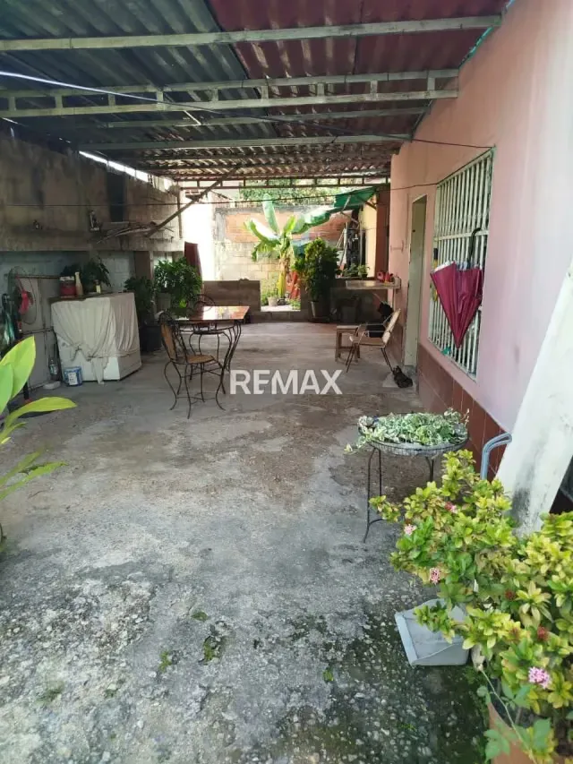 Casa en venta con tres anexos, generando ingresos - 8