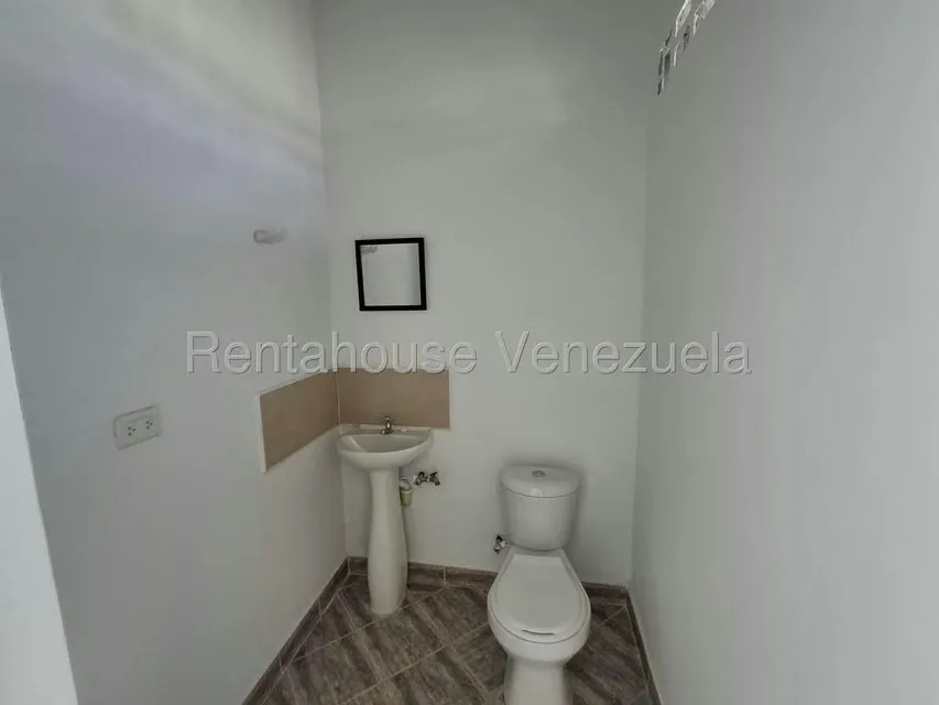 Local Comercial en Alquiler en Chucho Briceno, Lara - 8