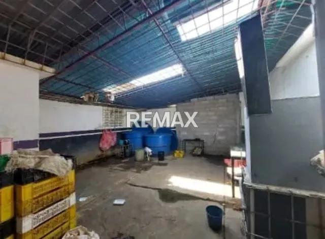 Galpón con Local Comercial en Alquiler en zona céntrica - 6